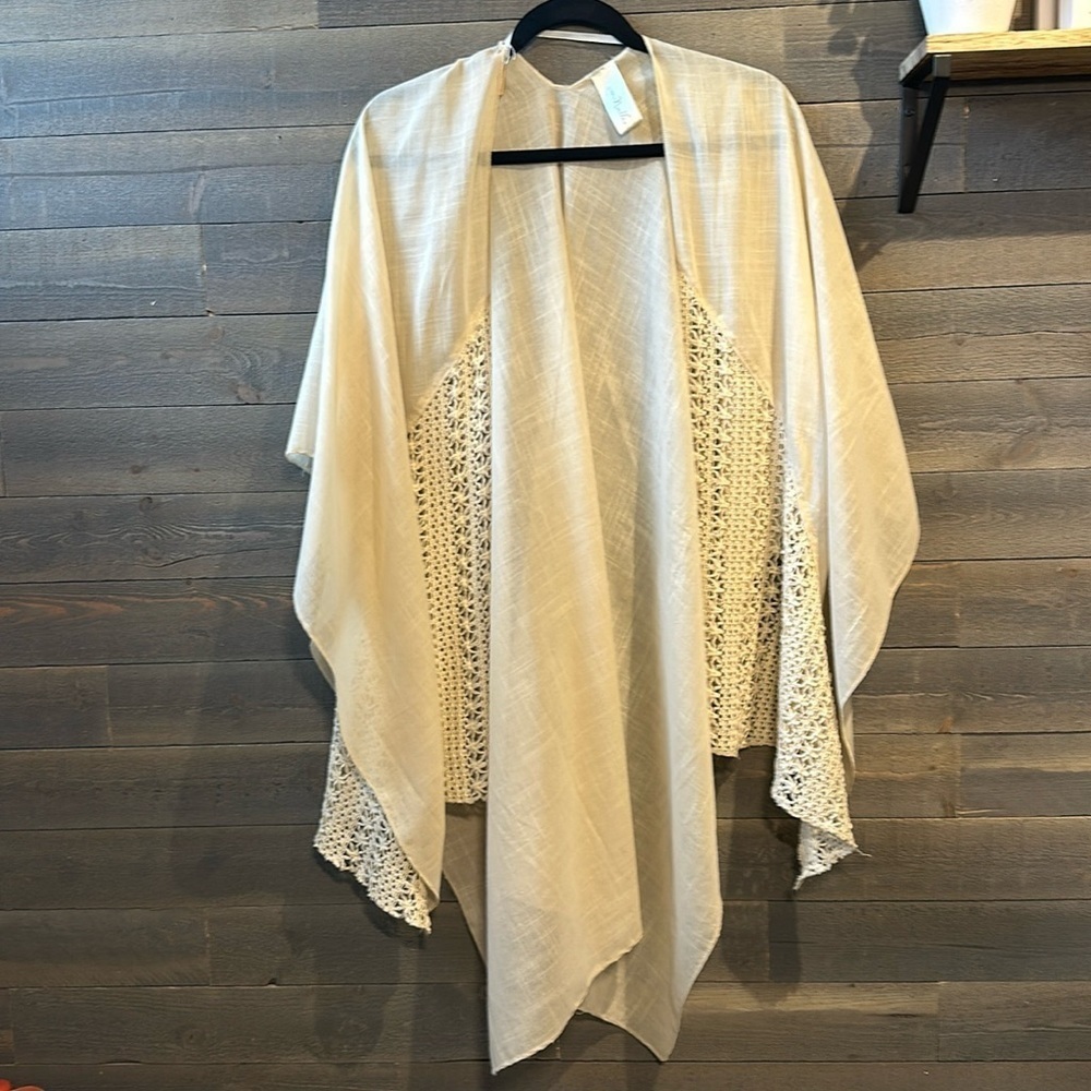 Simply Noelle Lightweight off white shawl